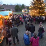 Adventsmarkt in Schweindorf, Dorfplatz vor dem Dorfgemeinschaftshaus "Oll School", 29.11.2015